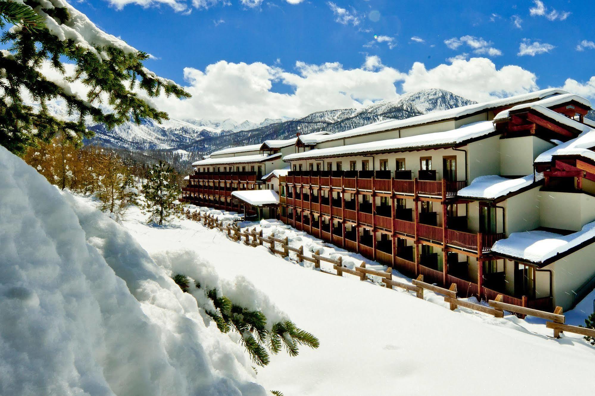 Hotel Sansicario Majestic Cesana Torinese Exterior photo